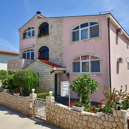 Apartment Marinovic Nin